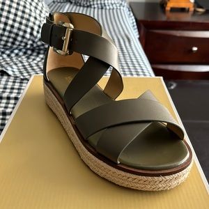 NWT Michael Kors Darby Sandal